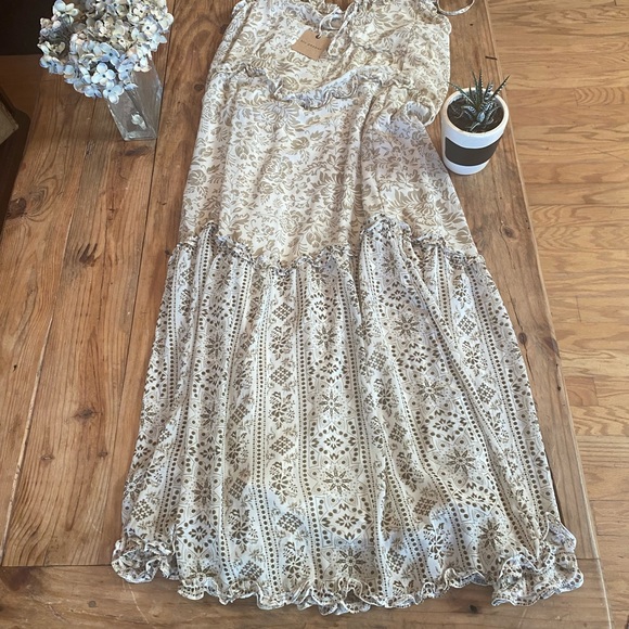 NWT Dress! - Picture 4 of 9